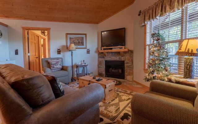 Grey Moose Lodge 2 Bedroom Cabin