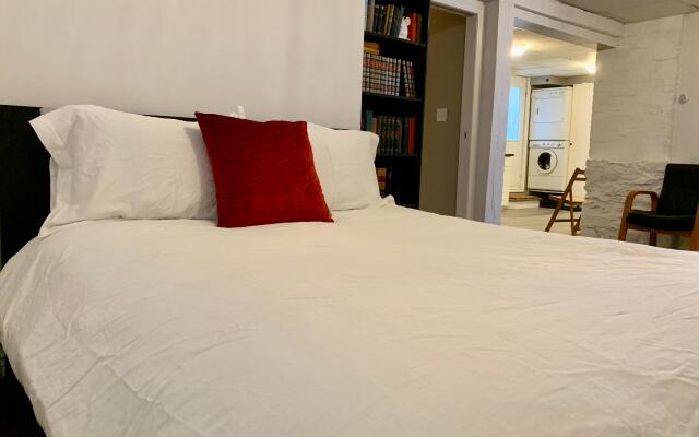 Hiltz House Suite Near Halifax Ferry