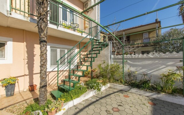 Apartments and Room Zinka