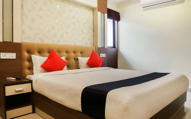 Capital O 48812 Kunwer Palace