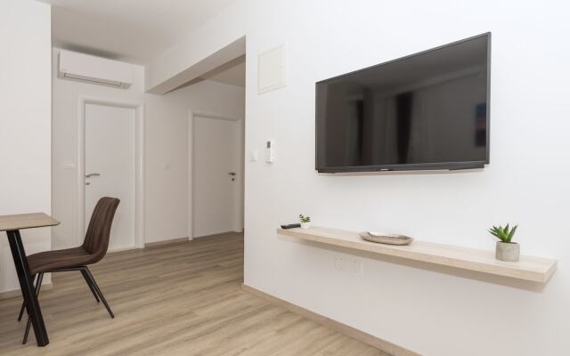 Makarska Beach Apartments Mara