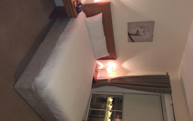 Brogans Bar & Guesthouse
