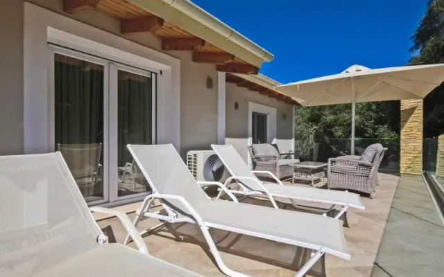 Villa Nikolakis Kerasia, on the beach