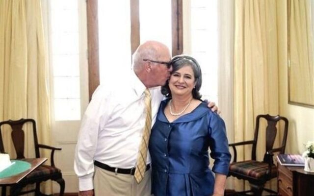 Aunt Dot's Luxurious Beachfront B&B