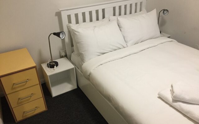 2 Bedroom Central Brighton Apartment