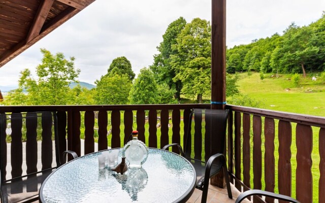 Cosy Apartment in Oto?ac With Balcony
