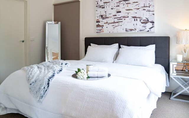 AUJOY 4 Bed  Townhouse Glen Waverley