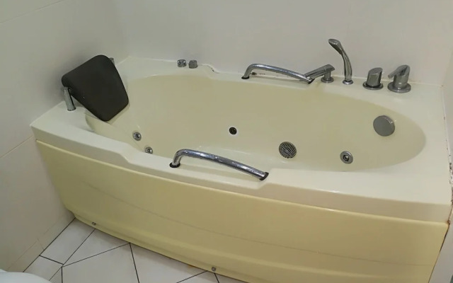 Pavilion Fahrenheit 88 - AJ home