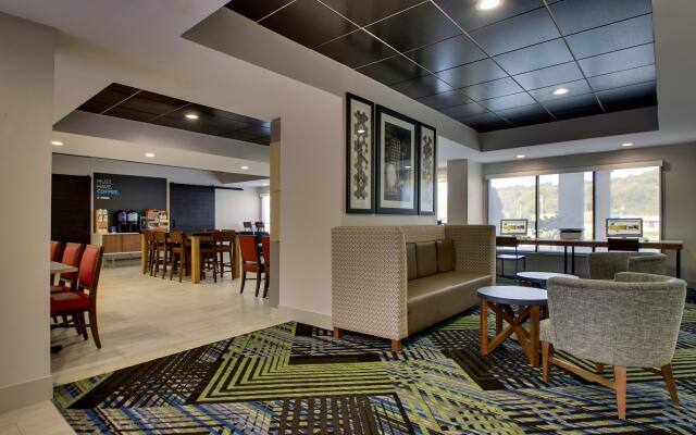 Holiday Inn Express Horse Cave by IHG