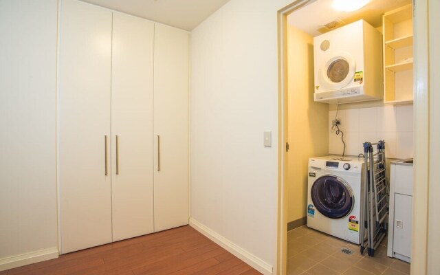 Lovely Apartment In Gordon Near Train Station