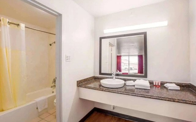 OYO Hotel Baton Rouge - Mead Rd Louisiana