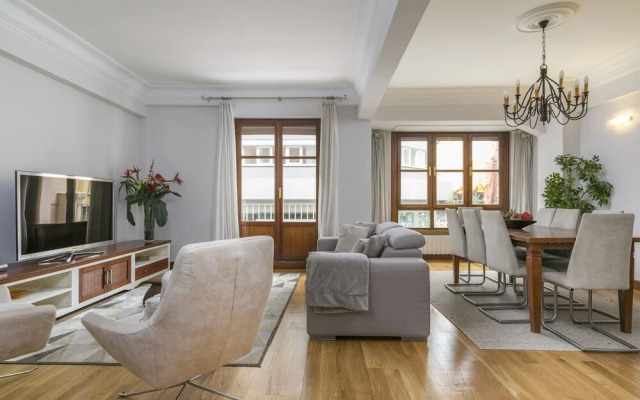 Aliron by Forever Rentals