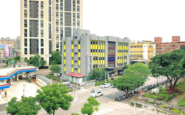 Hub Hotel - Banqiao Station