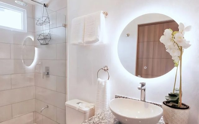 Upstay - Modern Jaco Beach Apartment With Pool