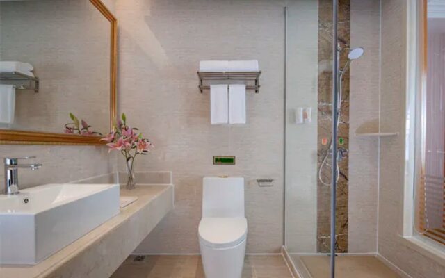 Vienna Hotel (Huizhou Zhongkai High-speed Railway Station Green Fairy Tale Branch)