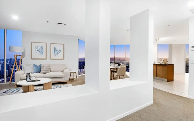 Level 45 Luxury Sub-Penthouse in Surfers