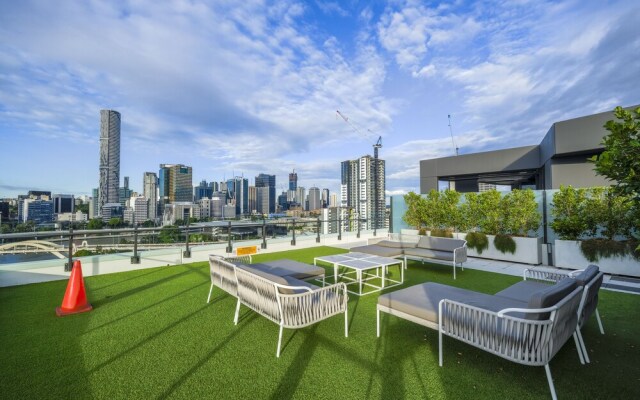 Homely Apartment at Waterfront