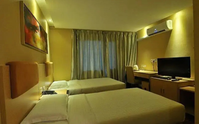 Aira Hotel