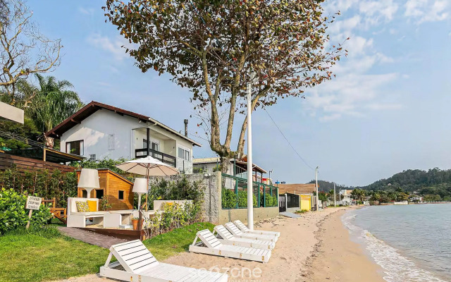 Bela casa frente mar em Santo Antônio CDA1647