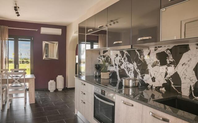 Queen Bee Apartment A