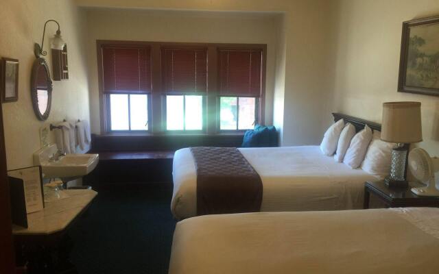 College Inn Hotel