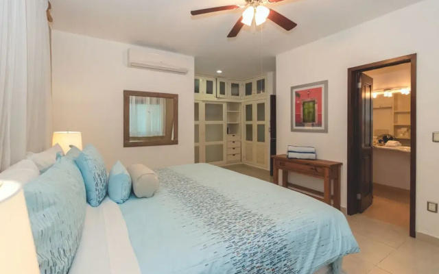 Mamitas Beach Condo Capri 1C
