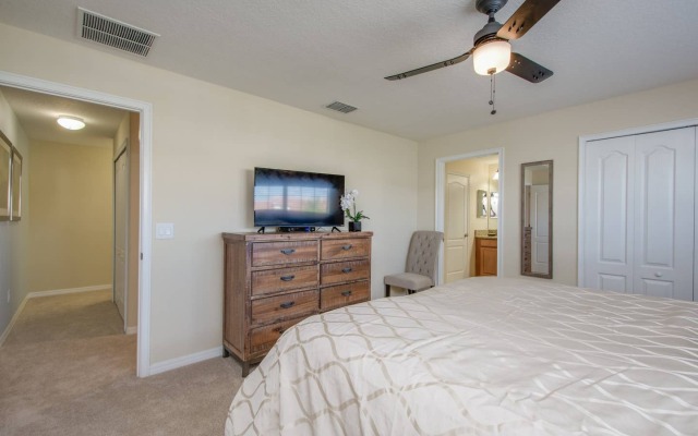 Pleasant home near Disney with private pool