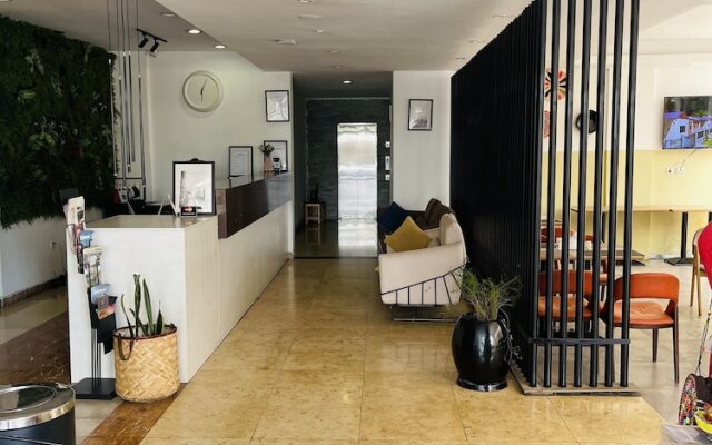 Cot Hotel
