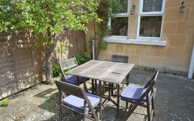 Spacious 3 Bedroom Home in Bath