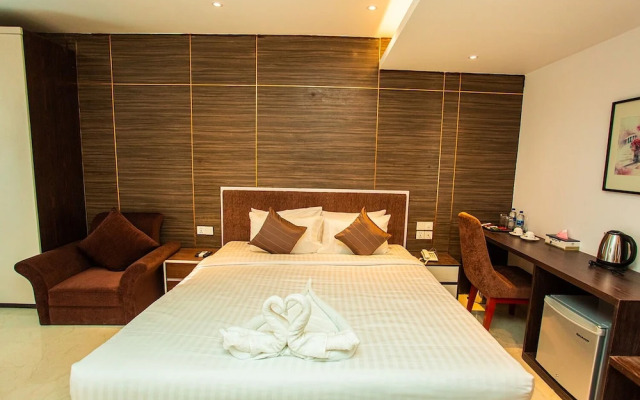 Royal Raj Hotel & Condominium