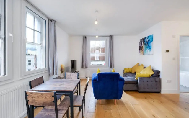 Eastons 2 Bedroom Apt. with Sofa Bed