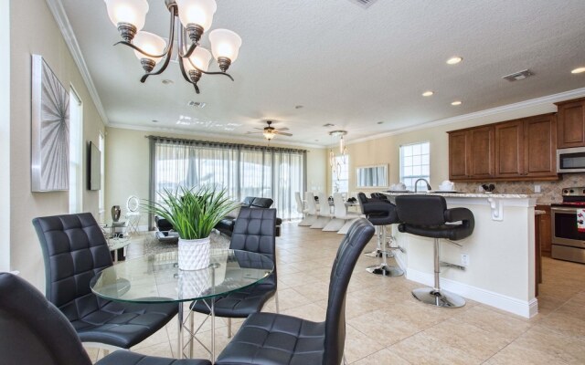 7824 Loxahatchee Court