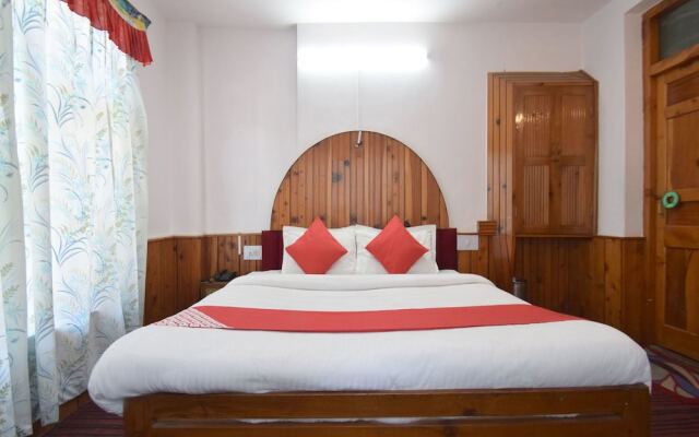 OYO 8643 Hotel Shambhala