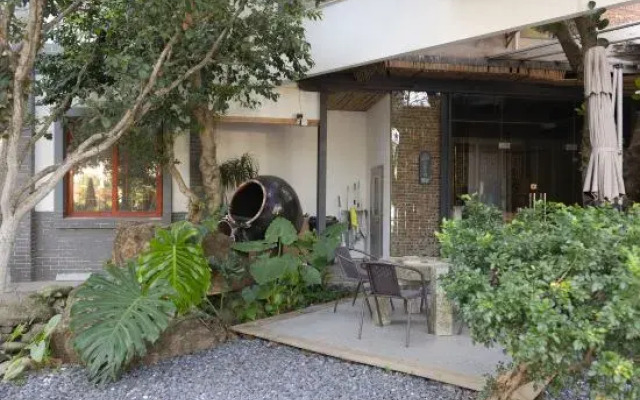 Luofu BanXianJu · Courtyard Residence