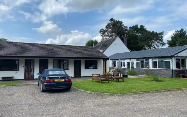 Pinewood Lodge