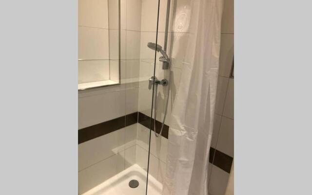 Liverpool · CHILLINGHOUSE # 8, ICE 3 Min. NETFLIX