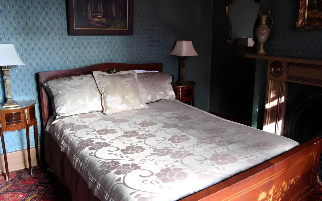 Shakespeare Hotel Surry Hills – Guest Rooms – Sydney