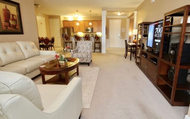 Lake View Delight 3 Bedroom Condo