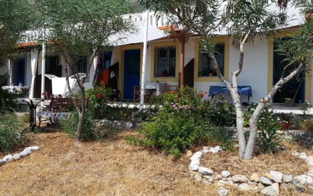 Panormitis Pizanias Houses