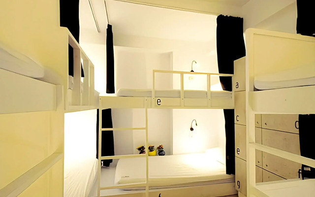 We Come Hostel
