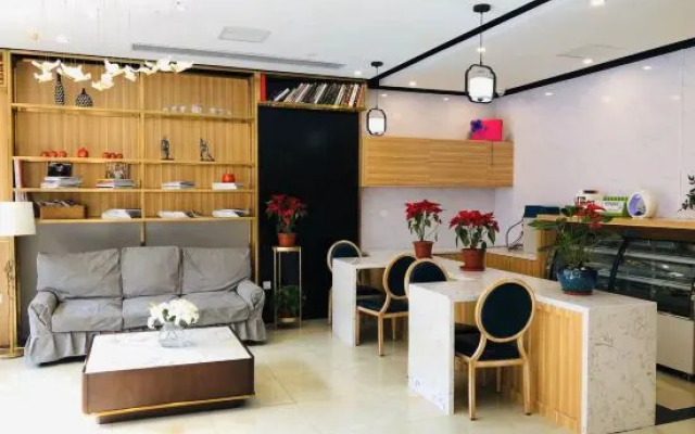 Longchen Holiday Inn (Shanghai Ruijin Hospital Yongjia Road Branch)