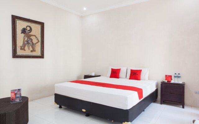 RedDoorz Plus near Mall Roxy Banyuwangi