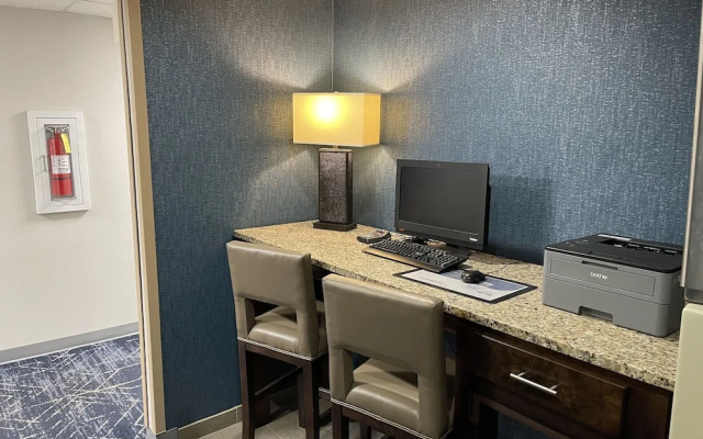 Comfort Suites