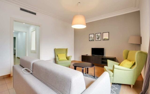 Cosy & Modern 4bdr in Central Eixample
