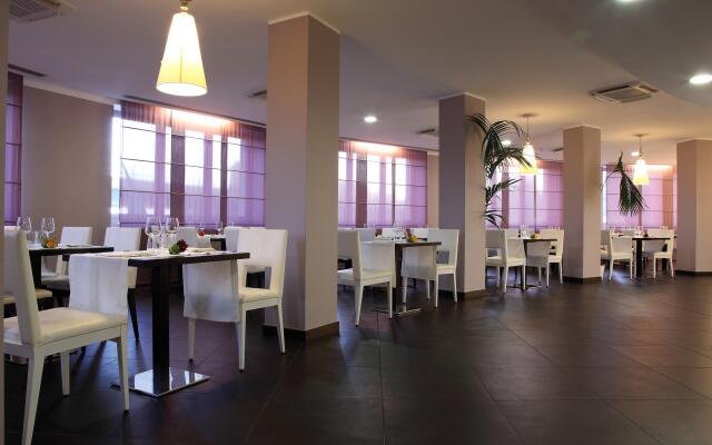 Holiday Inn Genoa City by IHG