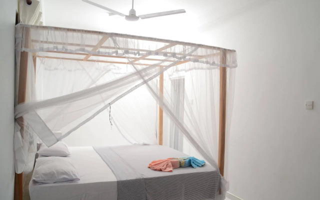 SURF UNA Beach Hotel