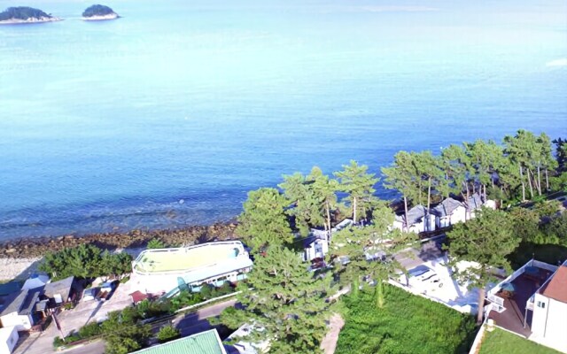 Yeosu Sea Side Pines Pension