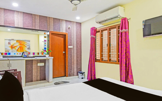 OYO 92953 Sri Navya Grand