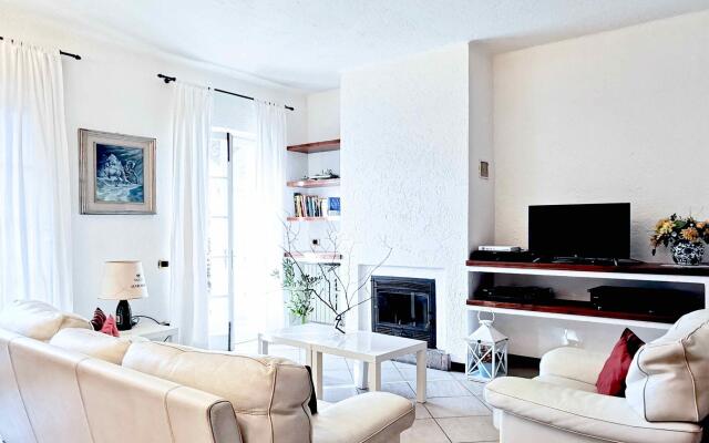 Garden-view| 2 Swimming Pools| Tennis Court| Italian Lakes