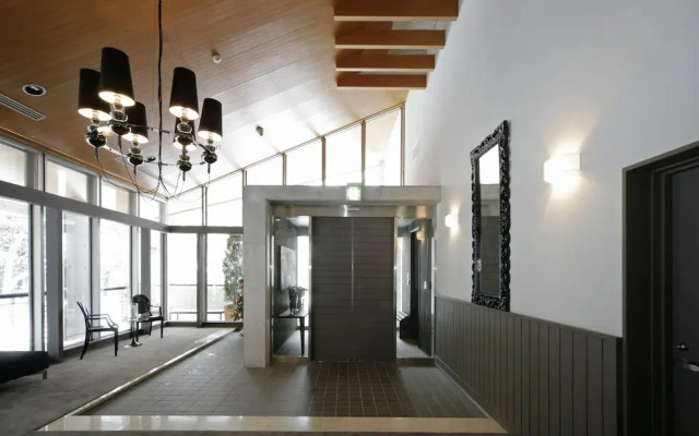 The Ridge Hotel & Apartments